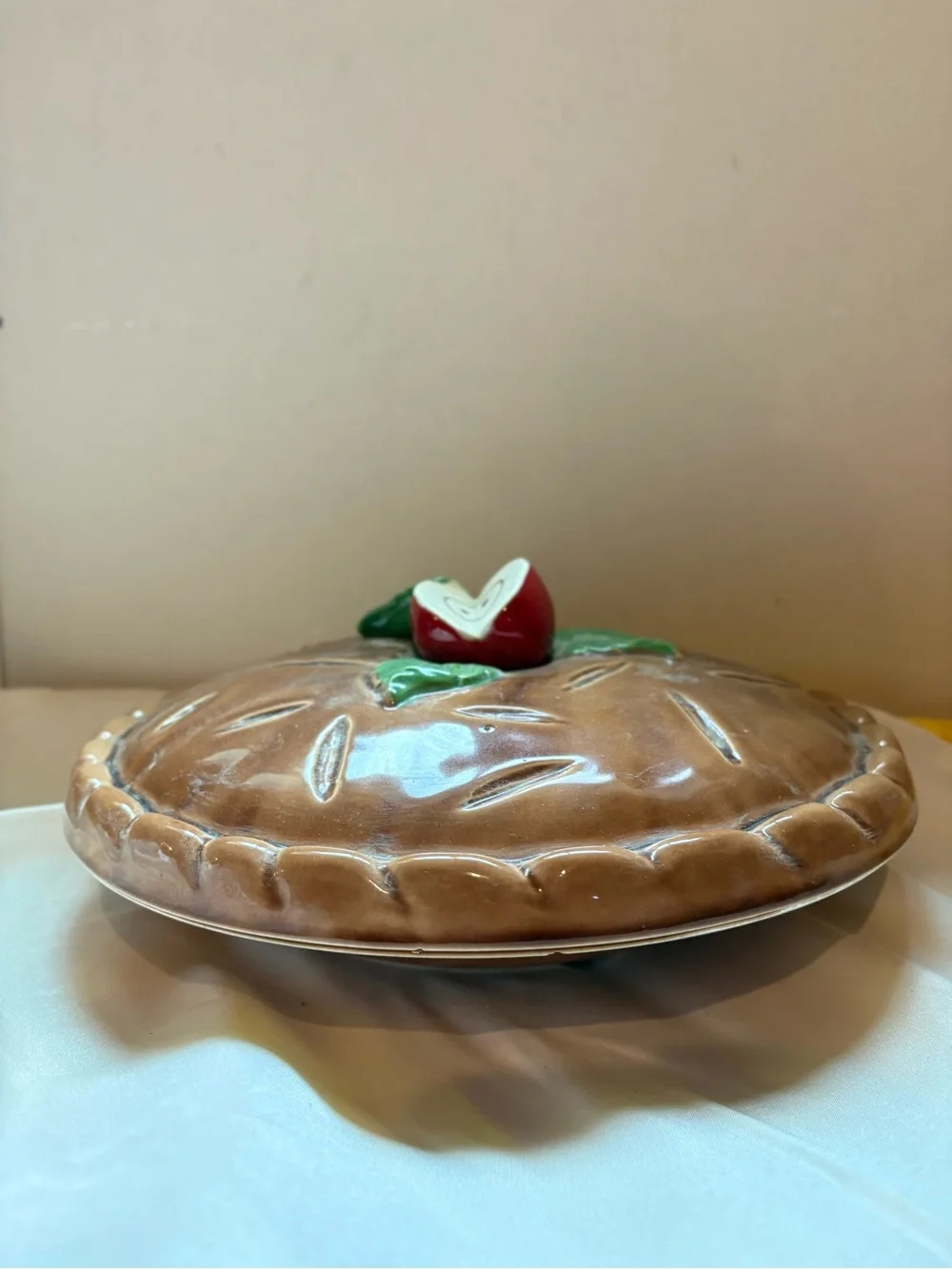 Vintage Apple Pie Ceramic Pie Keeper